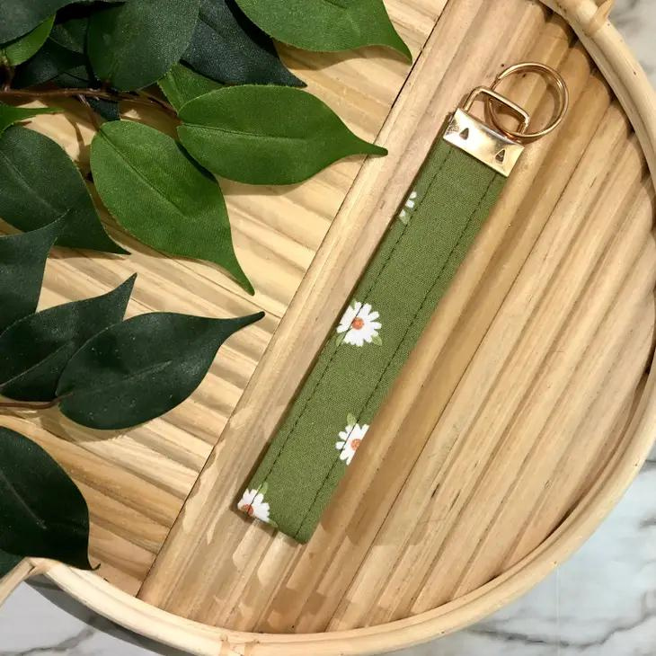 Daisy Wristlet Keychain
